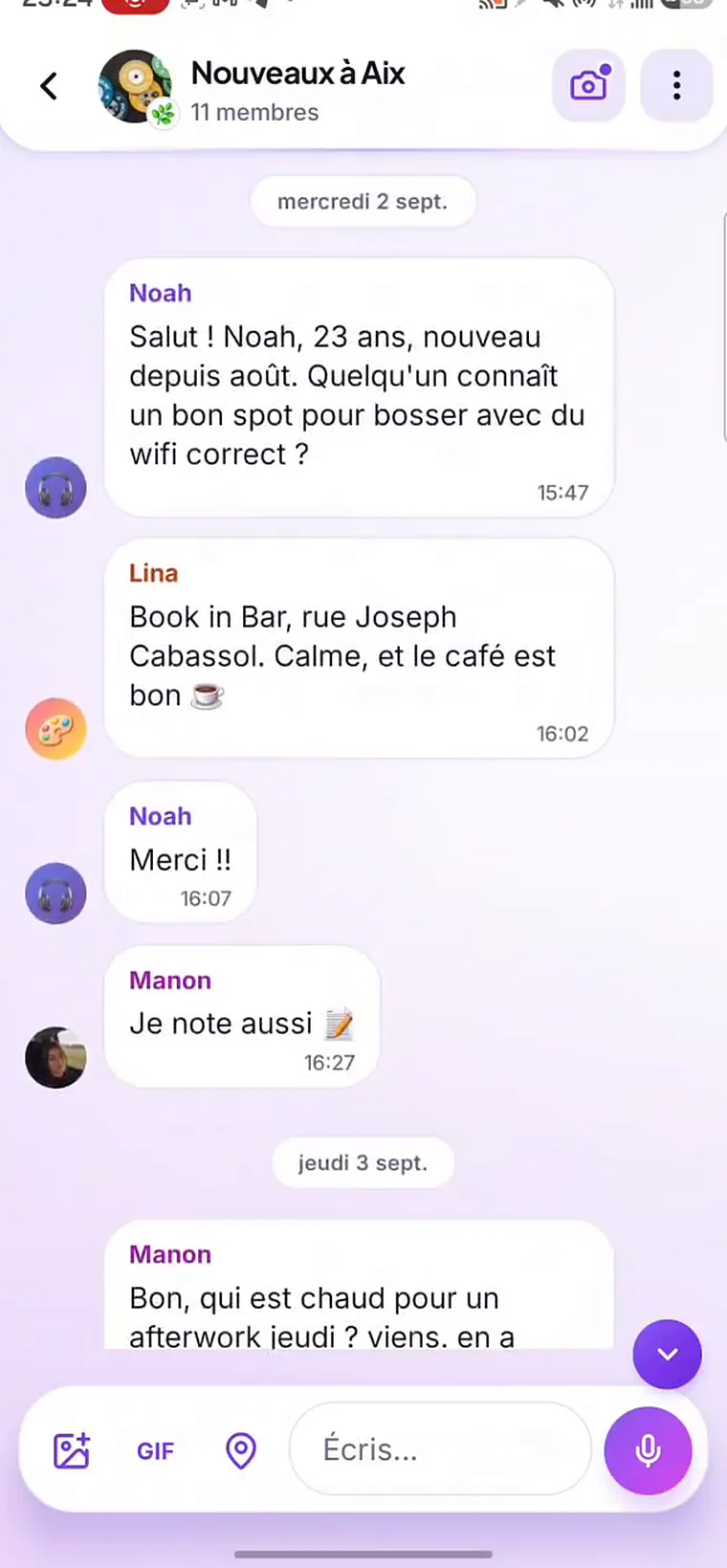 La discussion d'un cercle : les membres organisent un afterwork